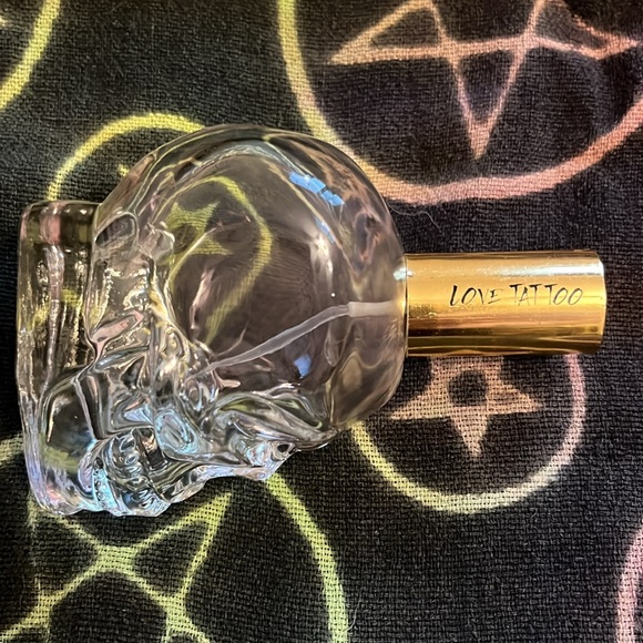 VINTAGE💀HOT TOPIC SKULL ☠️LOVE TATTOO PERFUME BOTTLE🫶🏼PERSONAL COLLECTION ✌🏻 - Picture 4 of 9